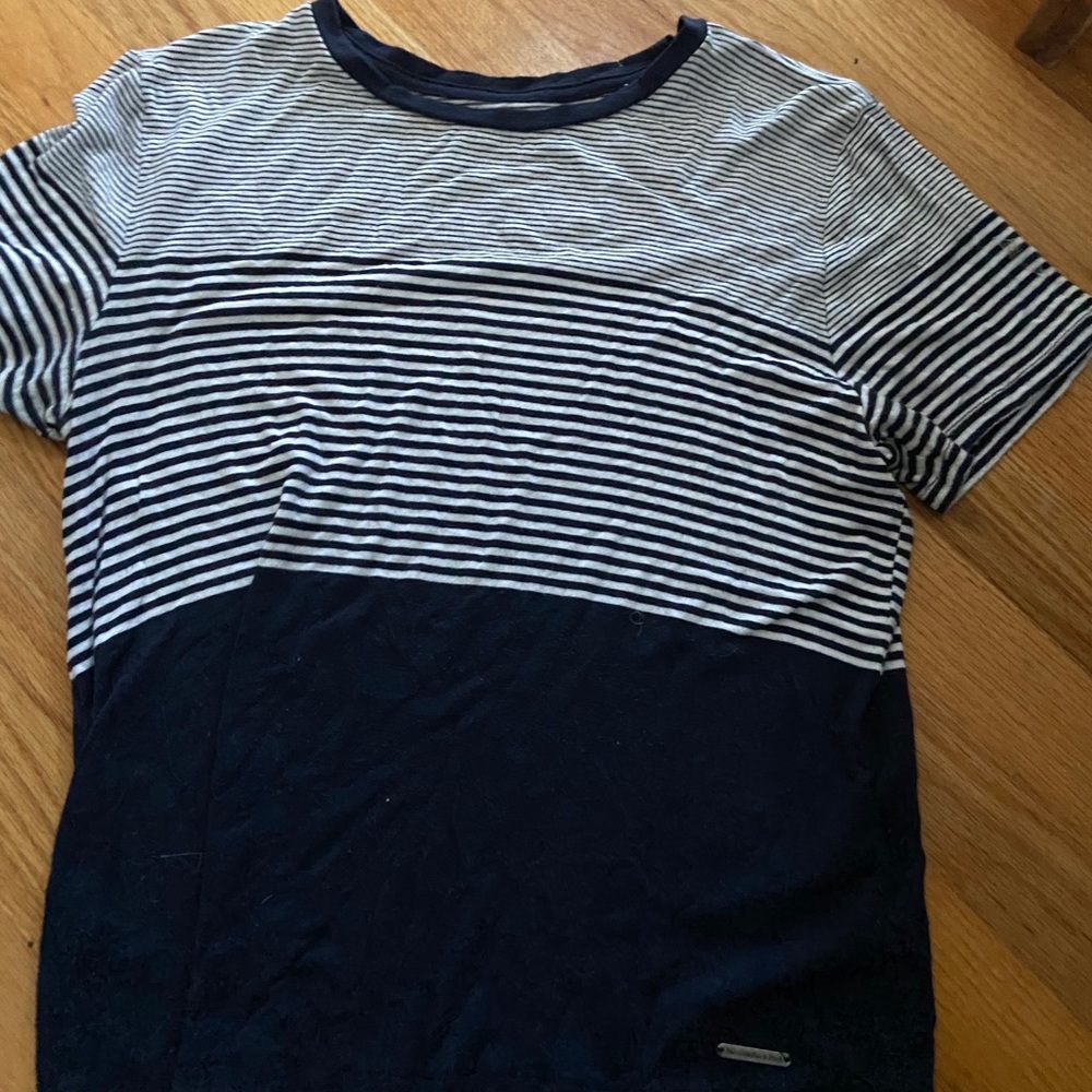Abercrombie tee